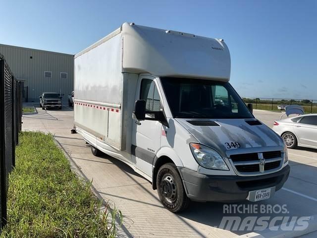 Dodge 3500 Camiões de caixa fechada