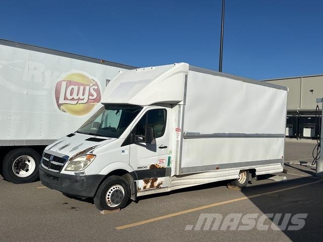 Dodge 3500 Camiões de caixa fechada