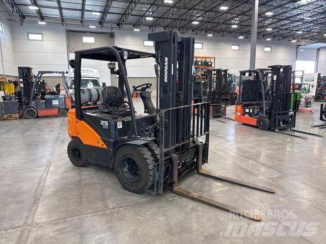 Doosan G25N-7 Construção - Outros

