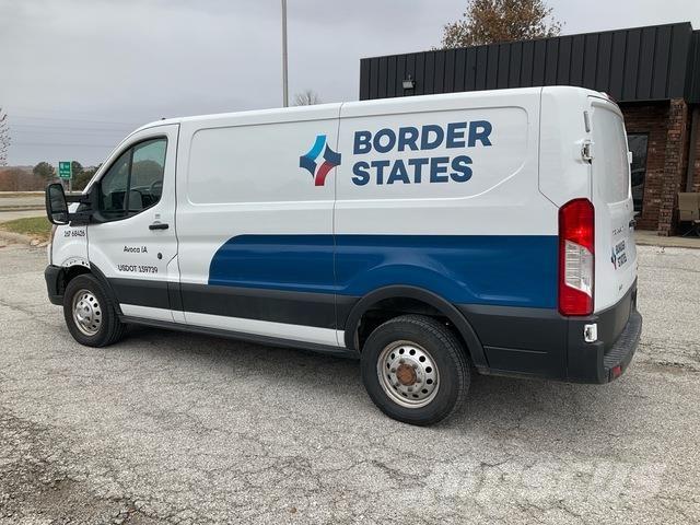 Ford  Camiões de caixa fechada