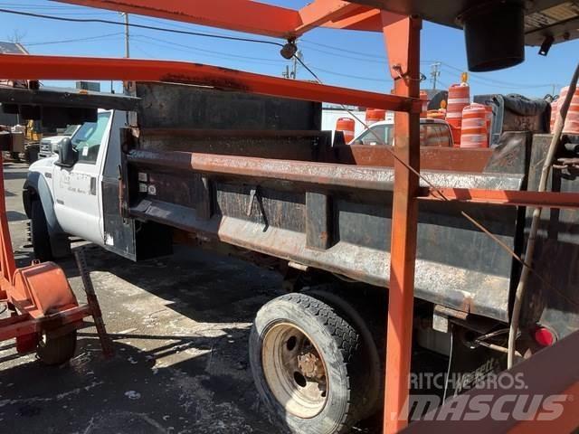Ford 550 Camiões basculantes