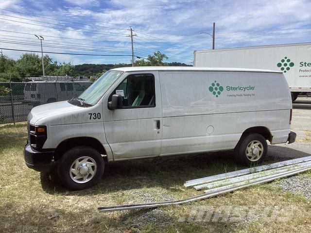 Ford E-150 Carrinhas de caixa fechada