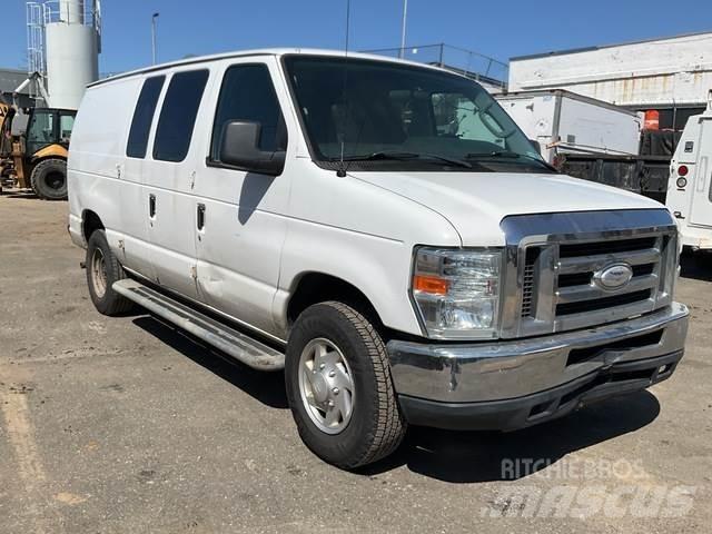 Ford E-250 Carrinhas de caixa fechada