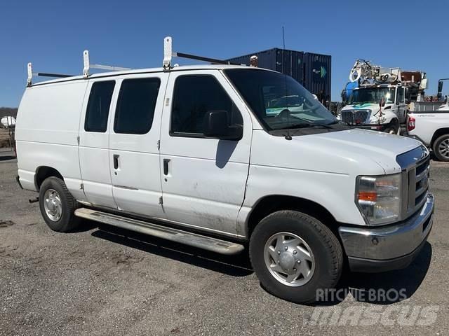 Ford E-250 Carrinhas de caixa fechada