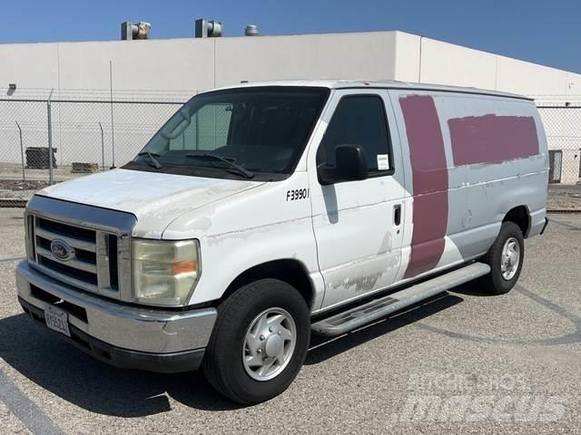 Ford E-250 Carrinhas de caixa fechada
