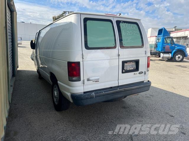 Ford E-250 Carrinhas de caixa fechada