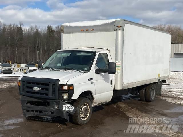 Ford E-350 Camiões de caixa fechada