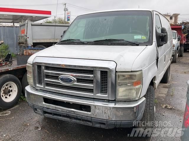 Ford E-350 Carrinhas de caixa fechada
