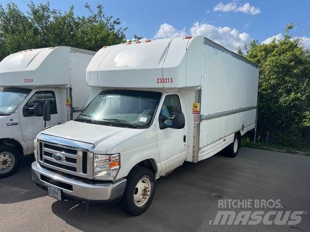 Ford E-350 Caixa fechada