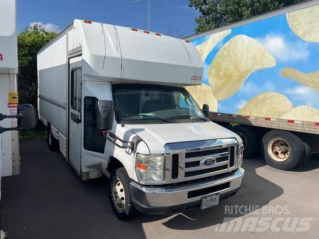 Ford E-350 Caixa fechada