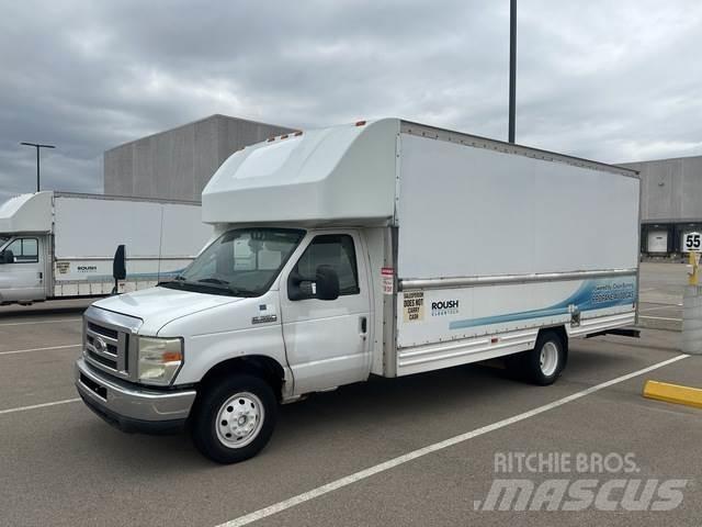 Ford E-350 Camiões de caixa fechada