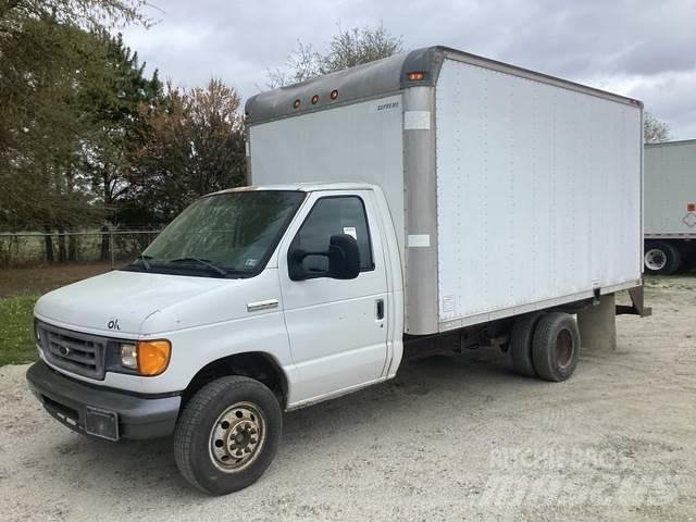 Ford E-350 Camiões de caixa fechada