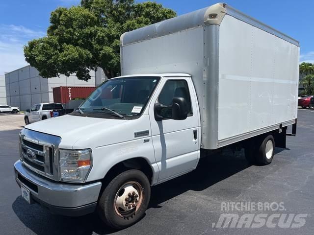 Ford E-350 Camiões de caixa fechada