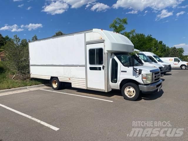 Ford E-350 Carrinhas de caixa fechada