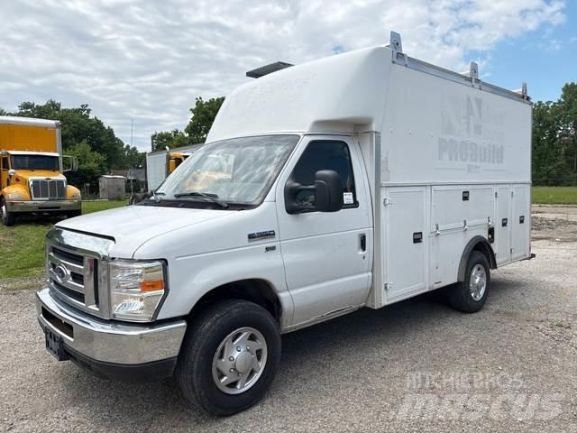Ford E-350 Carrinhas de caixa fechada