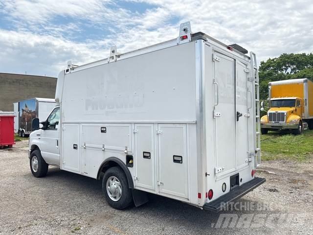 Ford E-350 Carrinhas de caixa fechada