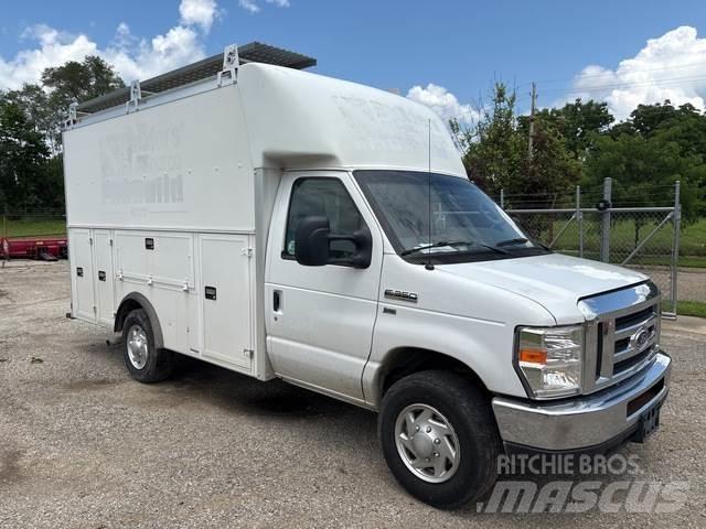 Ford E-350 Carrinhas de caixa fechada