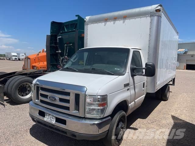 Ford E-350 Camiões de caixa fechada