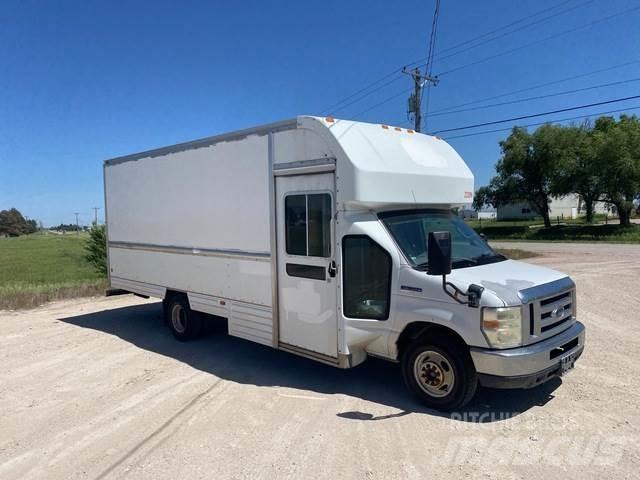 Ford E-350 Caixa fechada