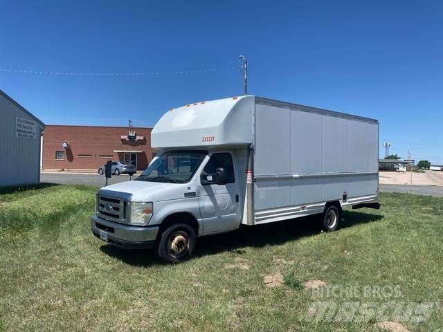 Ford E-350 Caixa fechada