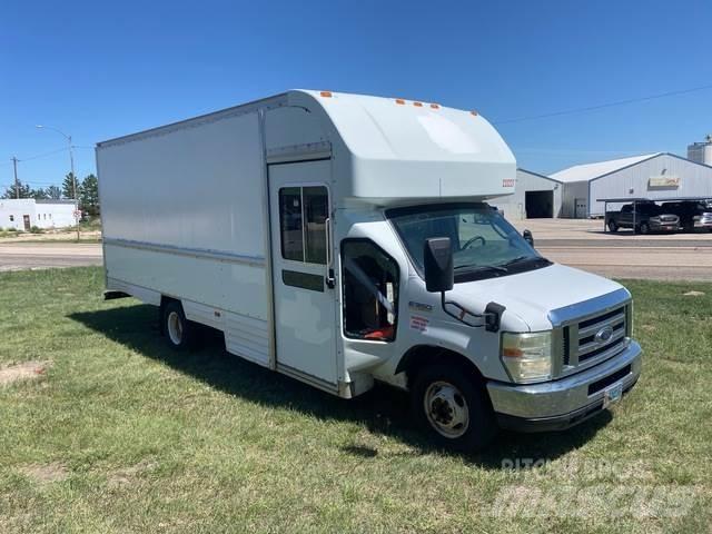 Ford E-350 Caixa fechada