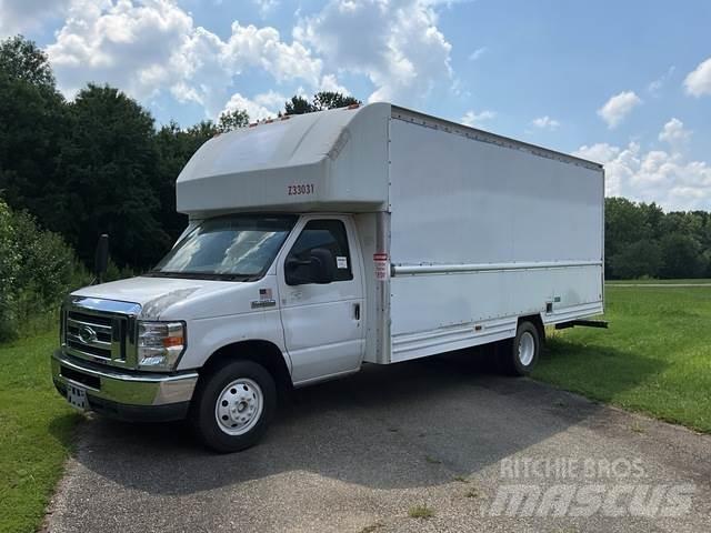 Ford E-350 Caixa fechada