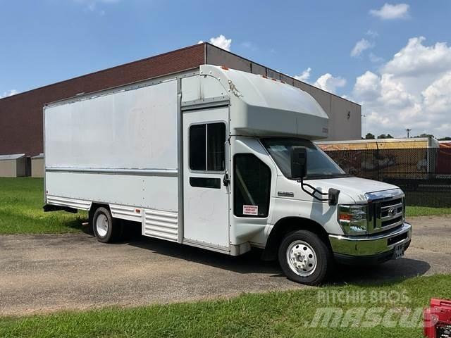Ford E-350 Caixa fechada