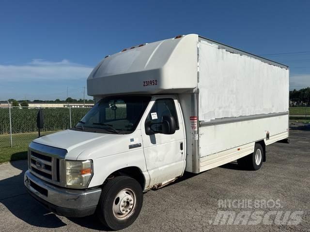 Ford E-350 Caixa fechada