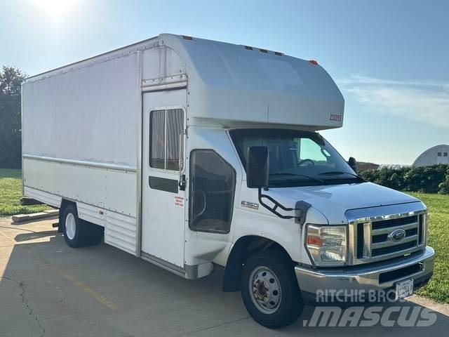 Ford E-350 Carrinhas de caixa fechada