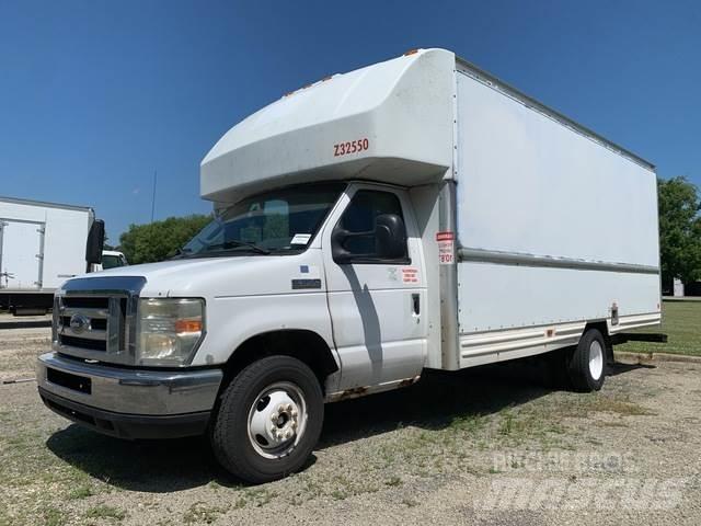 Ford E-350 Camiões de caixa fechada