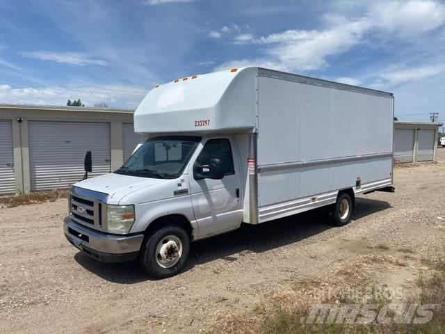 Ford E-350 Camiões de caixa fechada