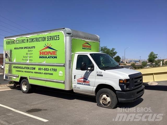 Ford E-350 Camiões de caixa fechada