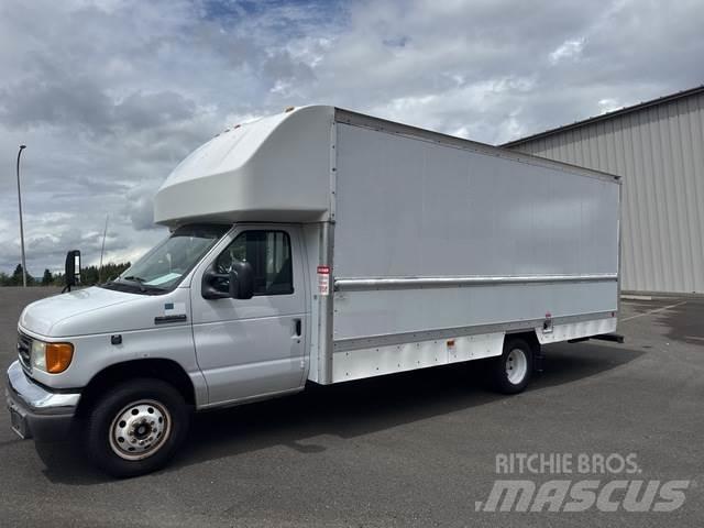 Ford E-350 Carrinhas de caixa fechada