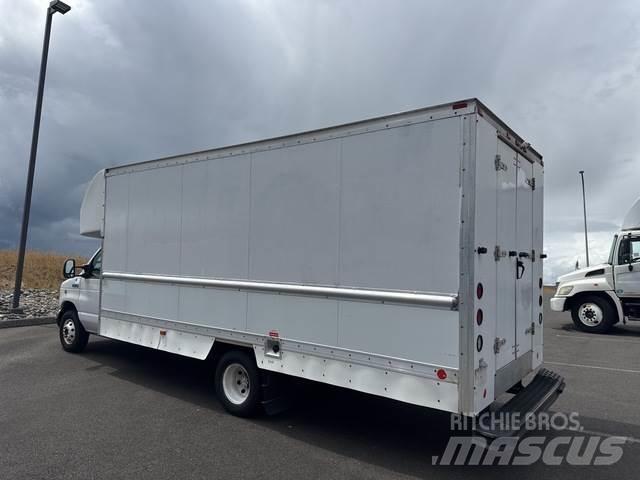 Ford E-350 Carrinhas de caixa fechada