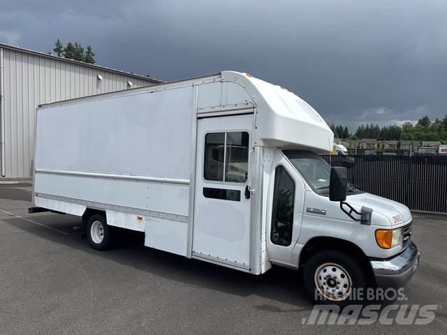 Ford E-350 Carrinhas de caixa fechada