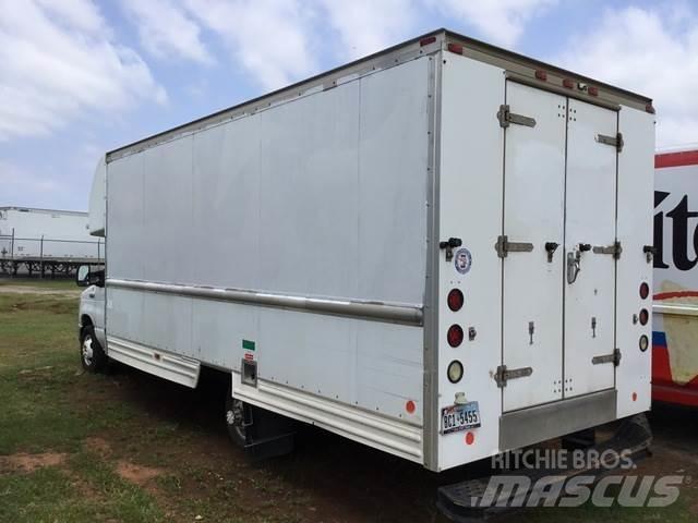 Ford E-350 Camiões de caixa fechada
