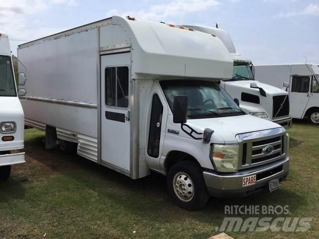 Ford E-350 Camiões de caixa fechada