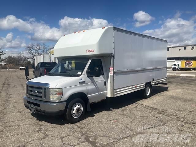 Ford E-350 Camiões de caixa fechada