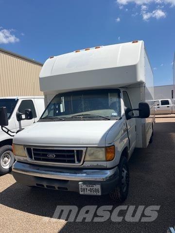 Ford E-350 Carrinhas de caixa fechada