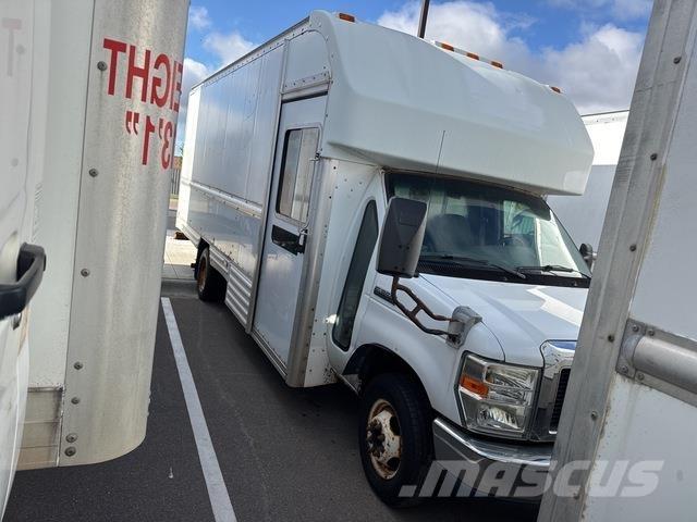 Ford E-350 Camiões de caixa fechada