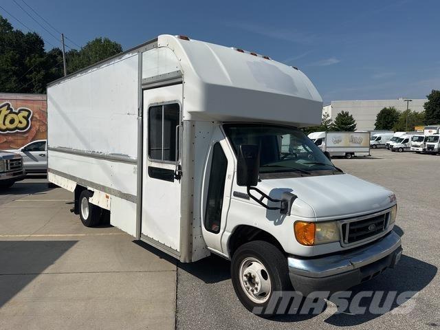 Ford E-350 Carrinhas de caixa fechada