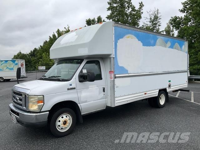 Ford E-350 Camiões de caixa fechada