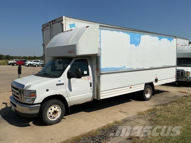 Ford E-350 Camiões de caixa fechada