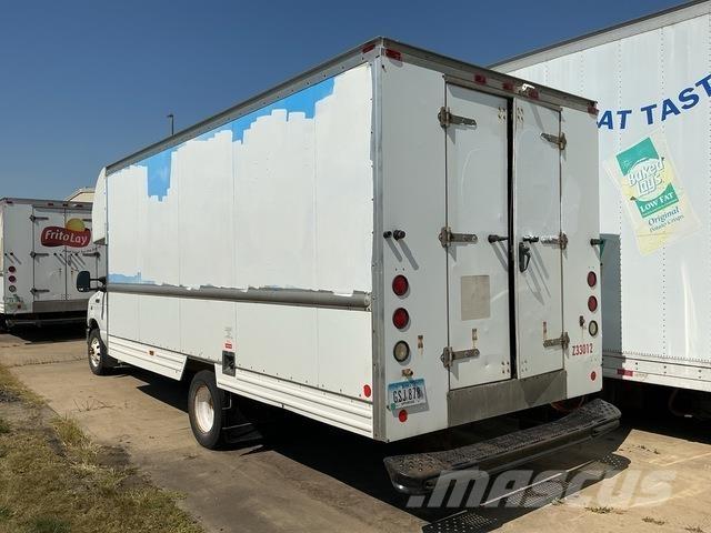 Ford E-350 Camiões de caixa fechada