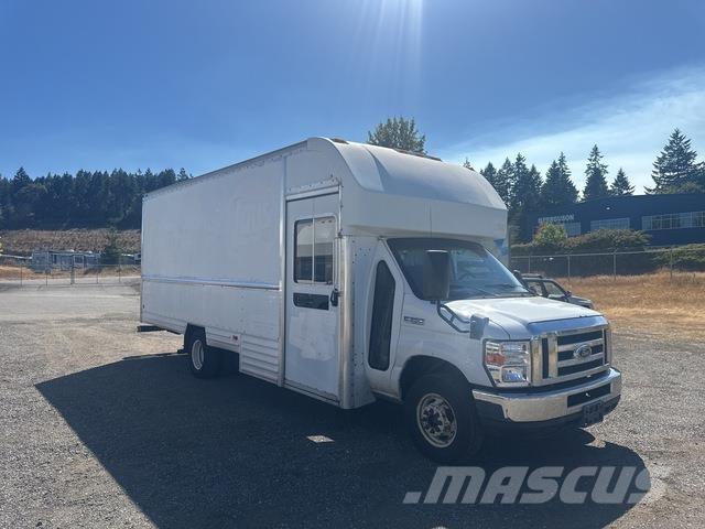 Ford E-350 Camiões de caixa fechada