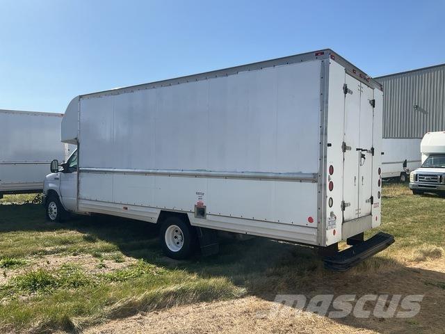 Ford E-350 Camiões de caixa fechada