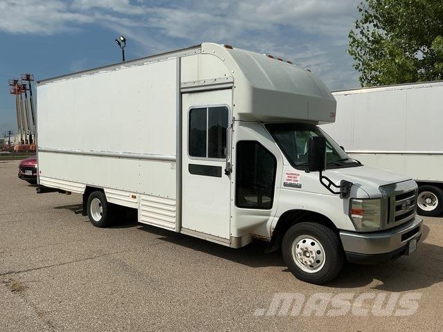 Ford E-350 Camiões de caixa fechada