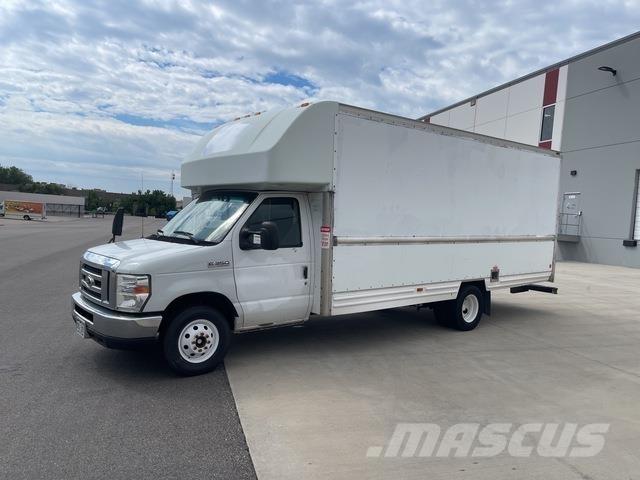 Ford E-350 Camiões de caixa fechada