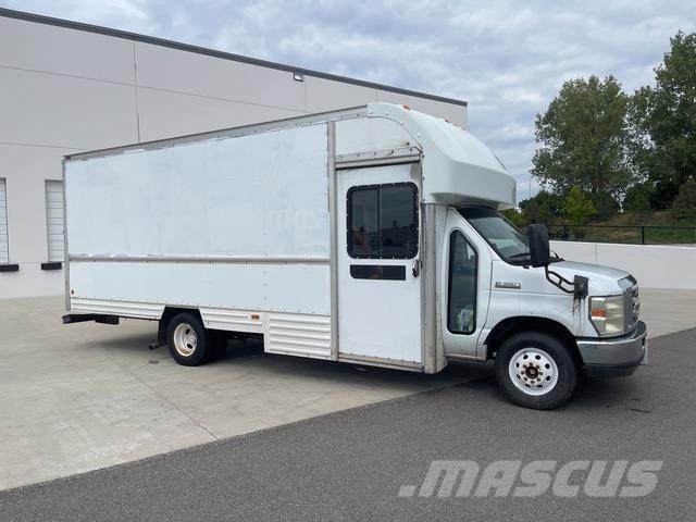Ford E-350 Camiões de caixa fechada