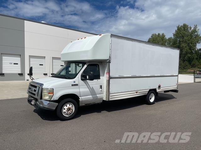 Ford E-350 Camiões de caixa fechada